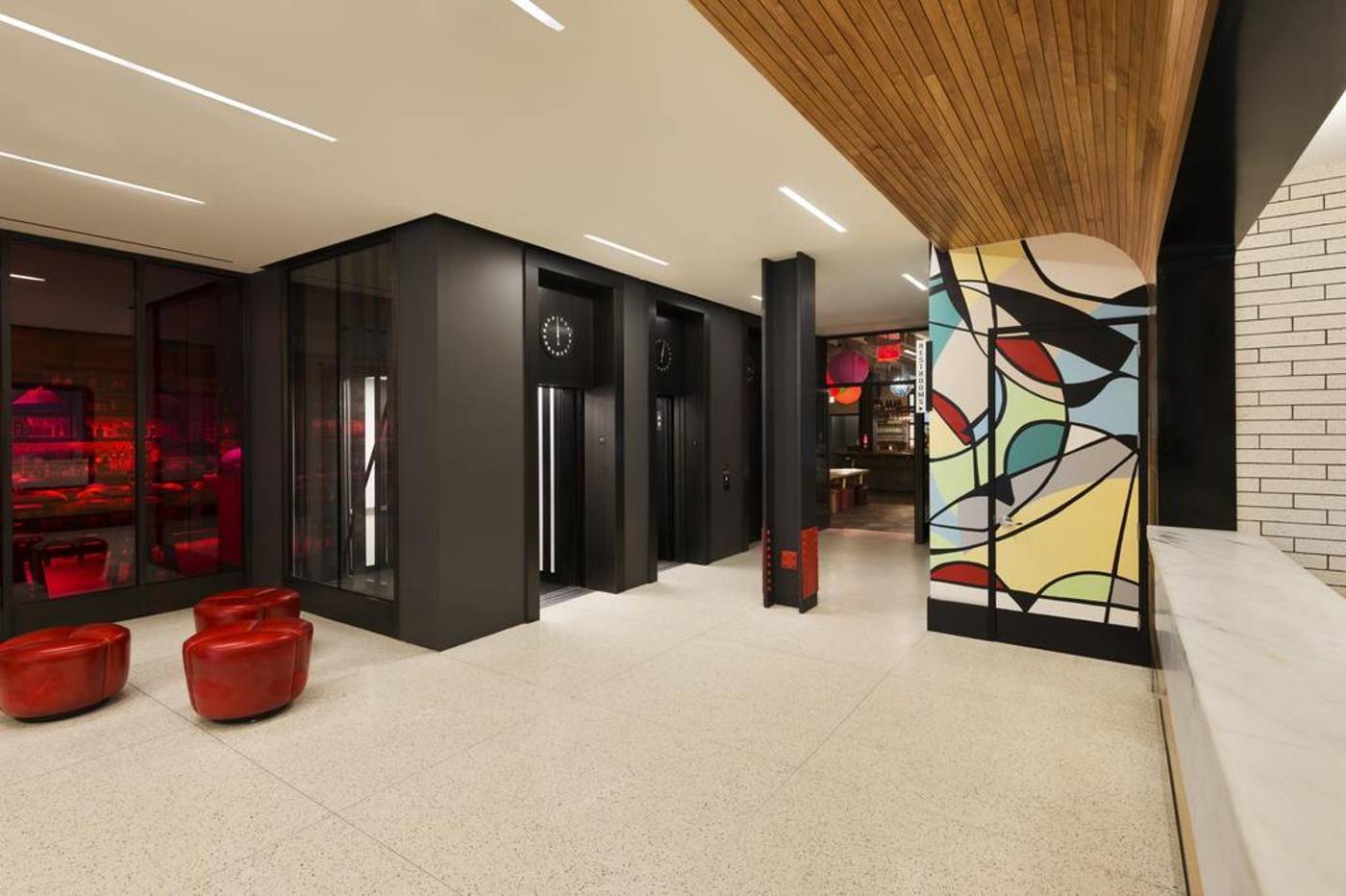 The-Pod-Hotel-39th-Street-Lobby-5