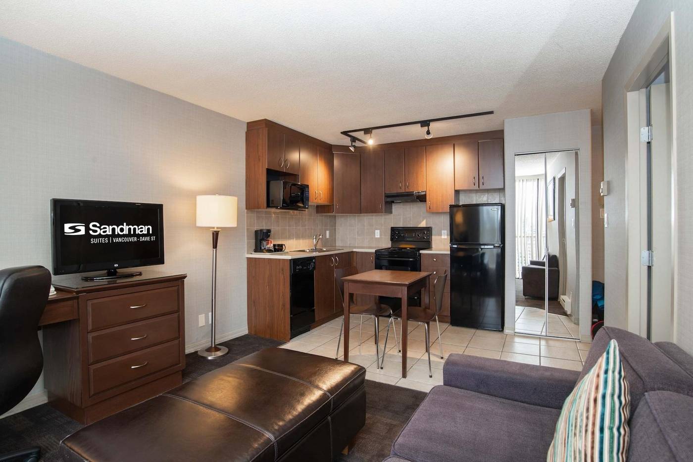 Sandman-Suites-Davie-Room-17