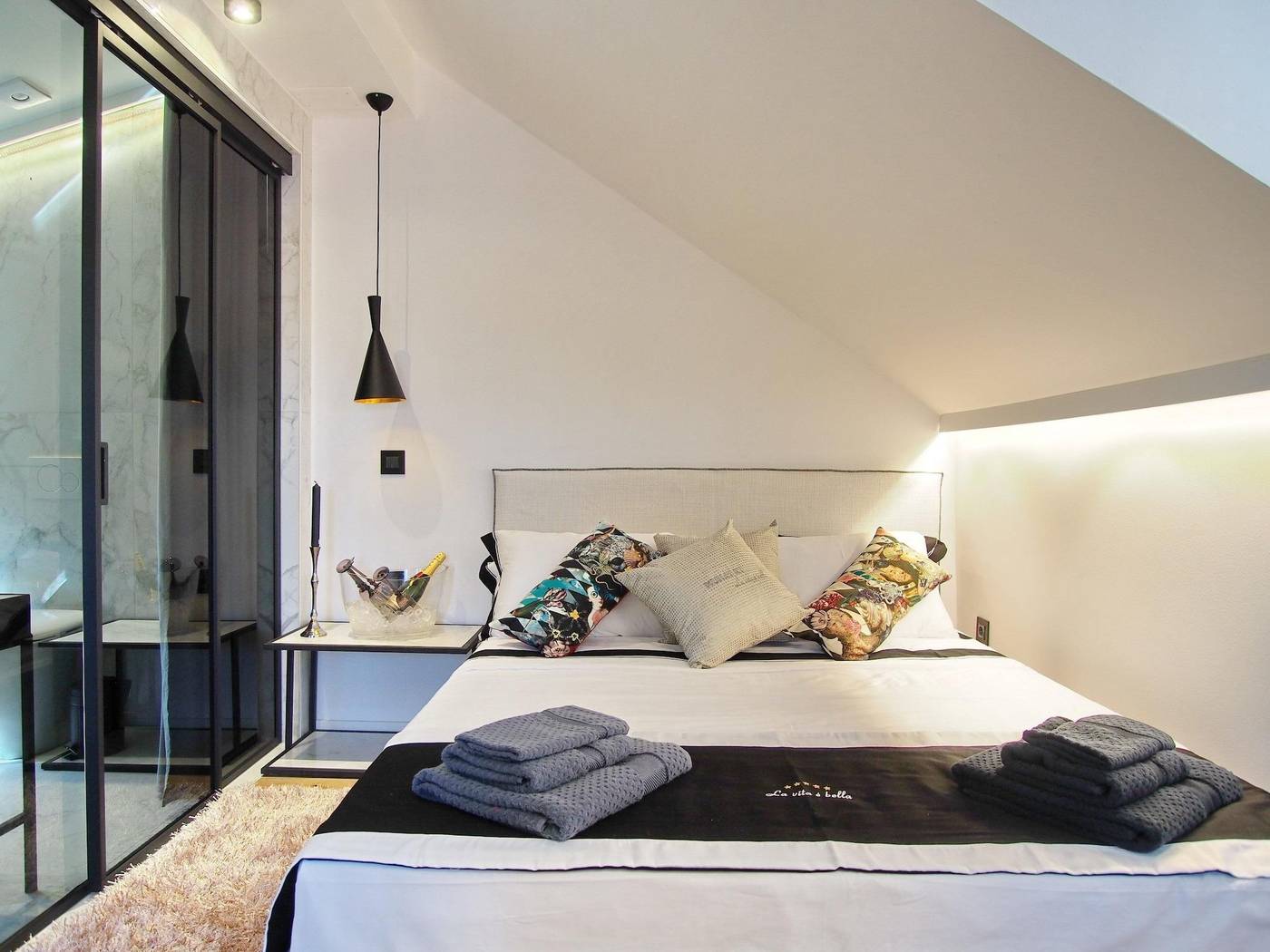 La-Vita-E-Bella-Ii-Room-4