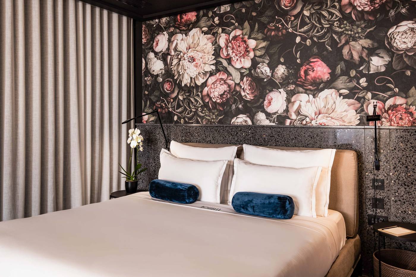 Rosselli-Ax-Privilege-Room-24