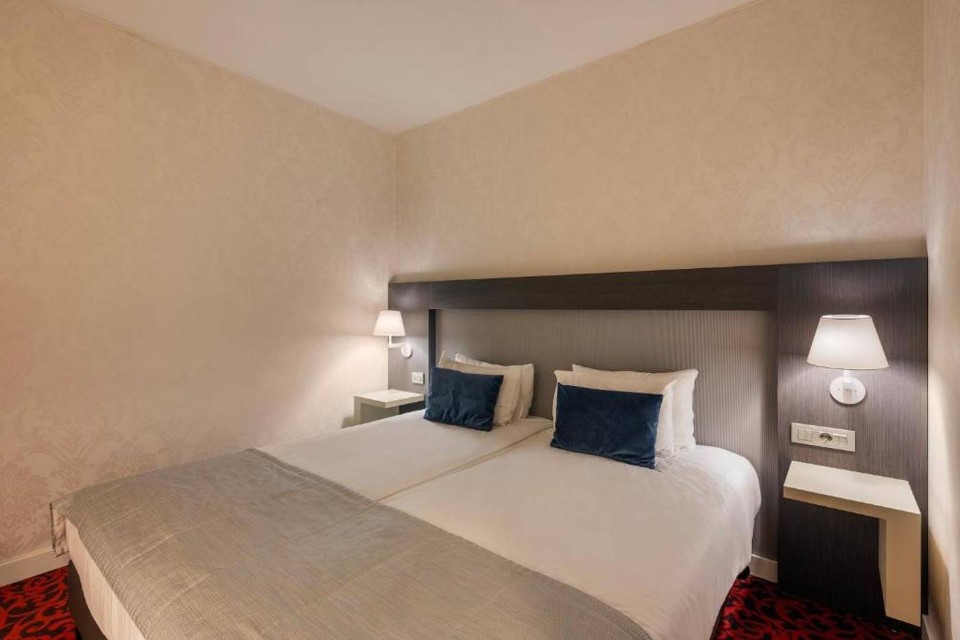 Eurostars-Palazzo-Zichy-Room-32