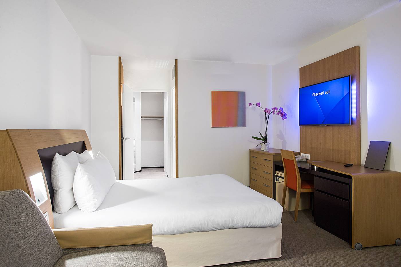 Novotel-Paris-Les-Halles-Room-6