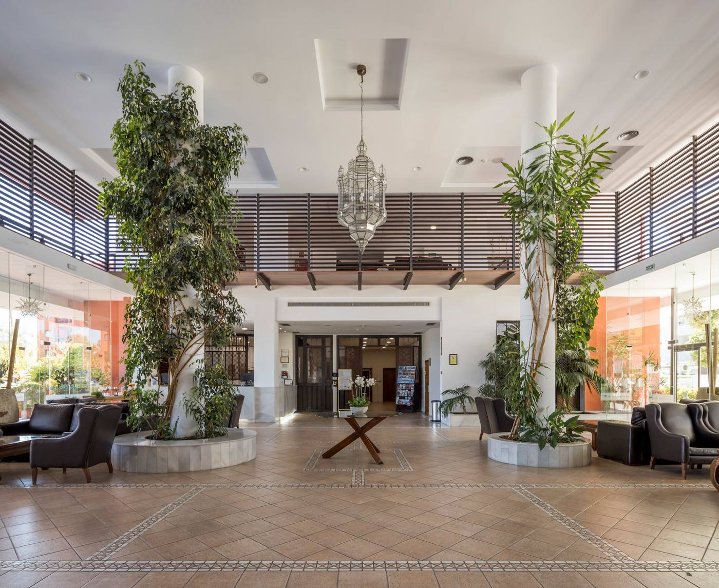 Aparthotel-Ilunion-Miramar-Lobby-48