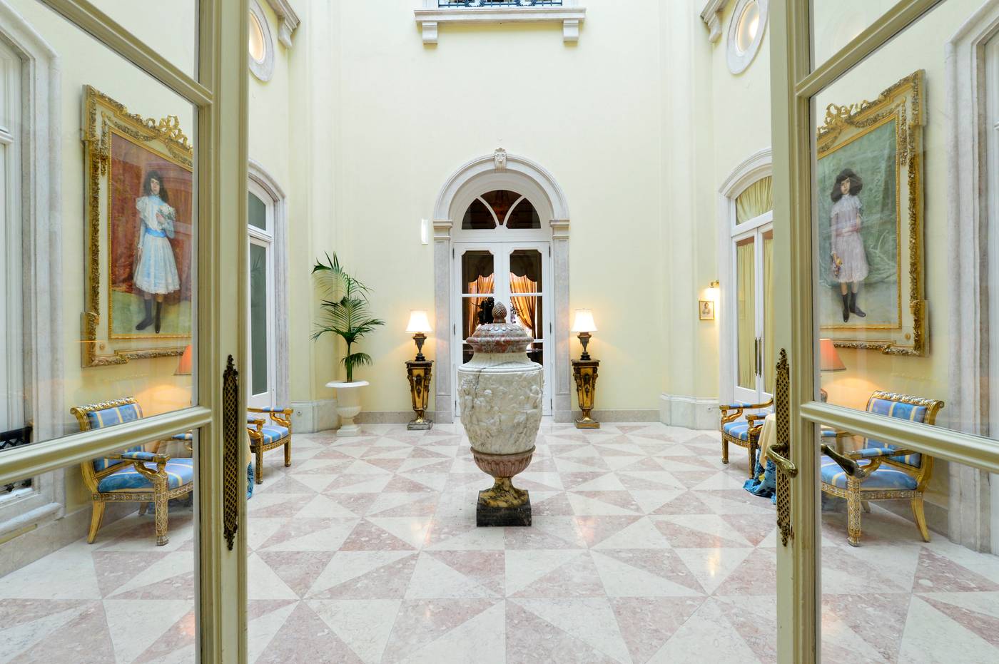 Pestana-Palace-Lisboa---Hotel---National-Monument-Lobby-16