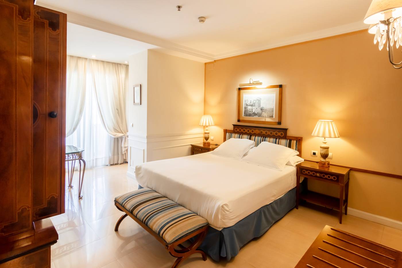 Guadalpin-Suit-Room-19