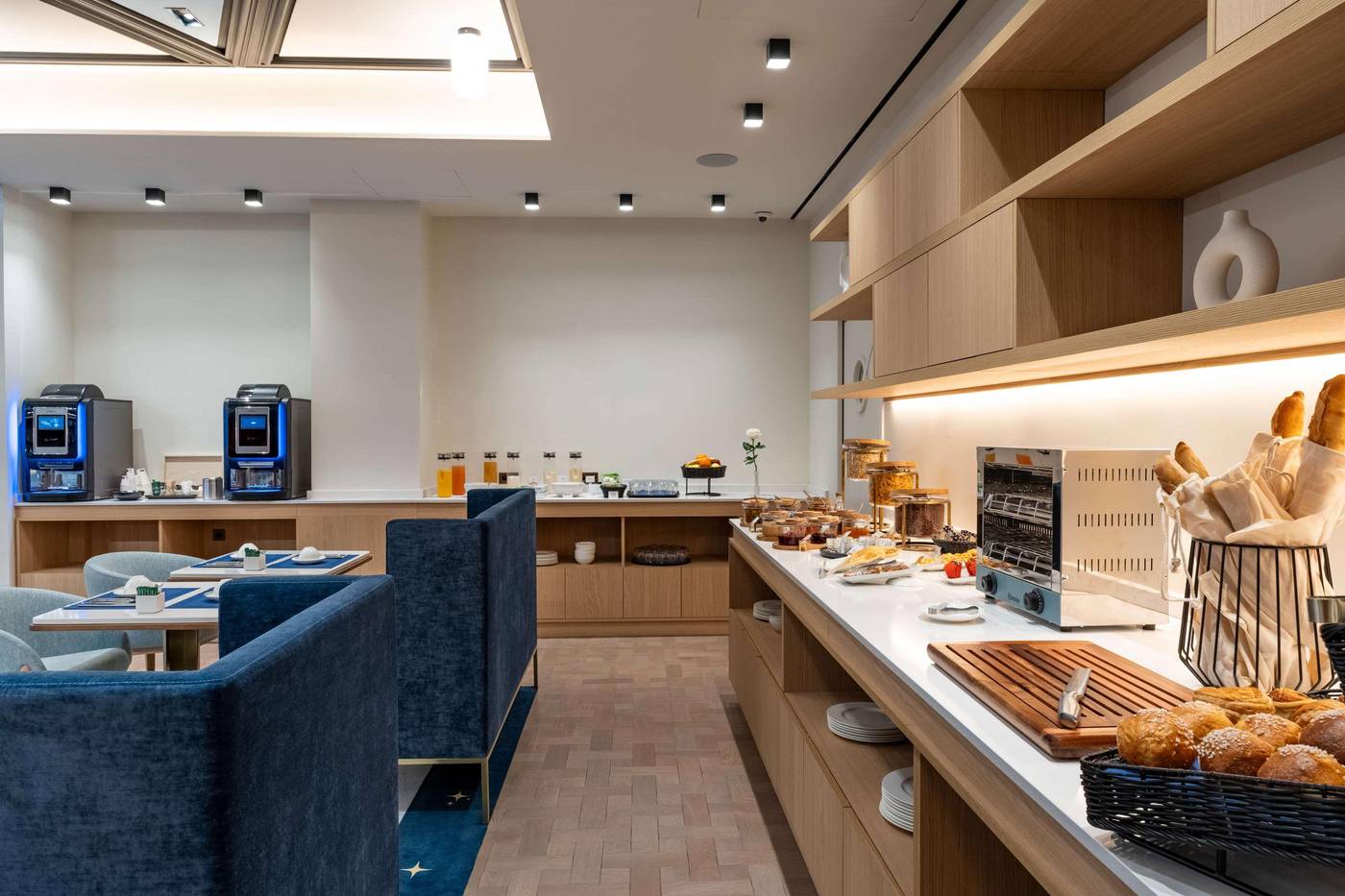 Astra-Opera-Astotel-Restaurant-50