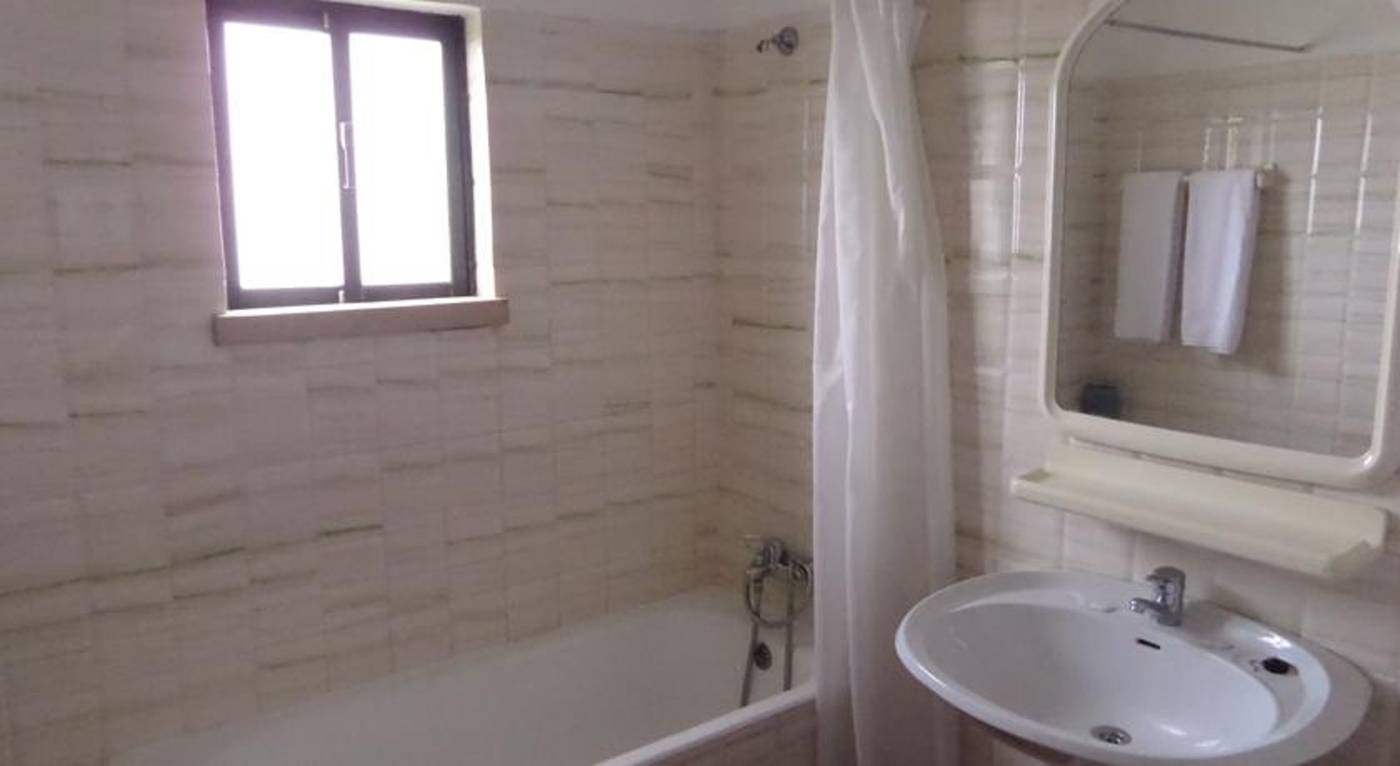 Clube-Alvorferias-Room-15