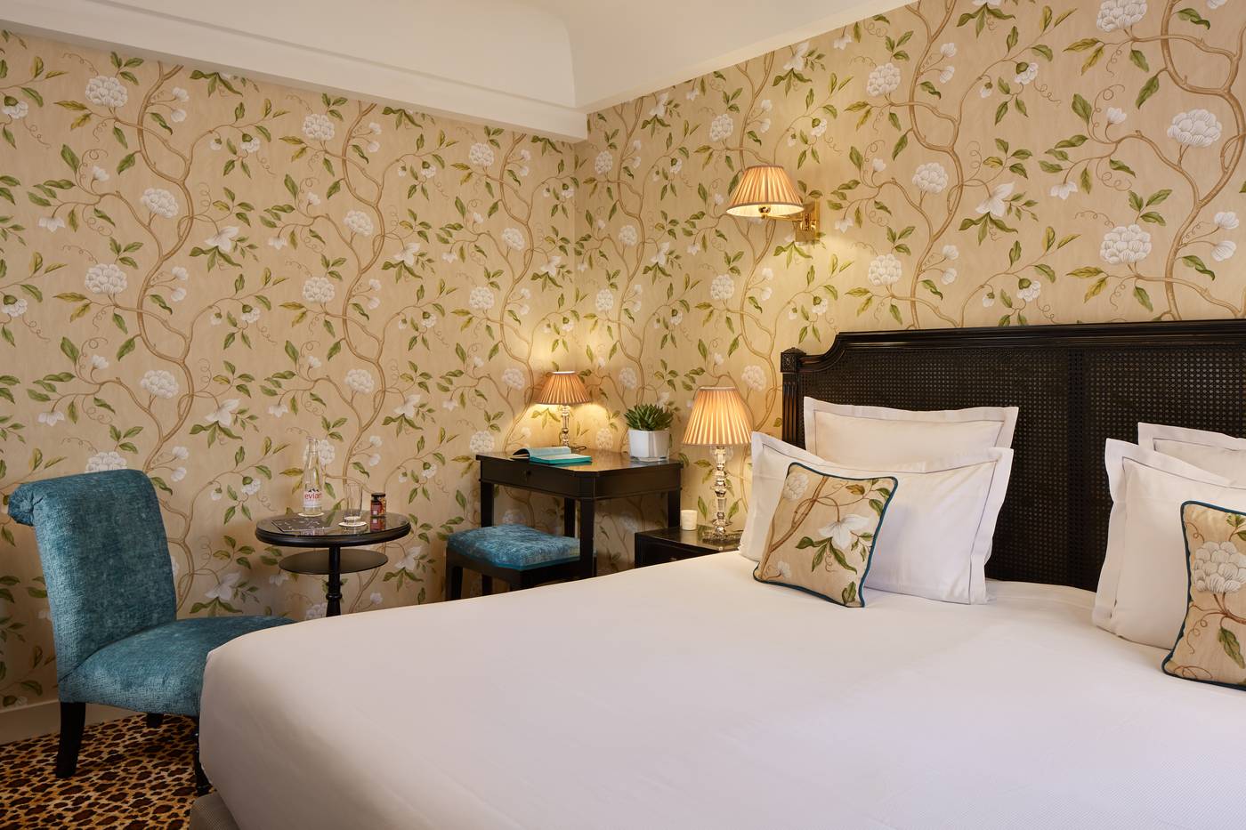 West-end-Paris-Room-46