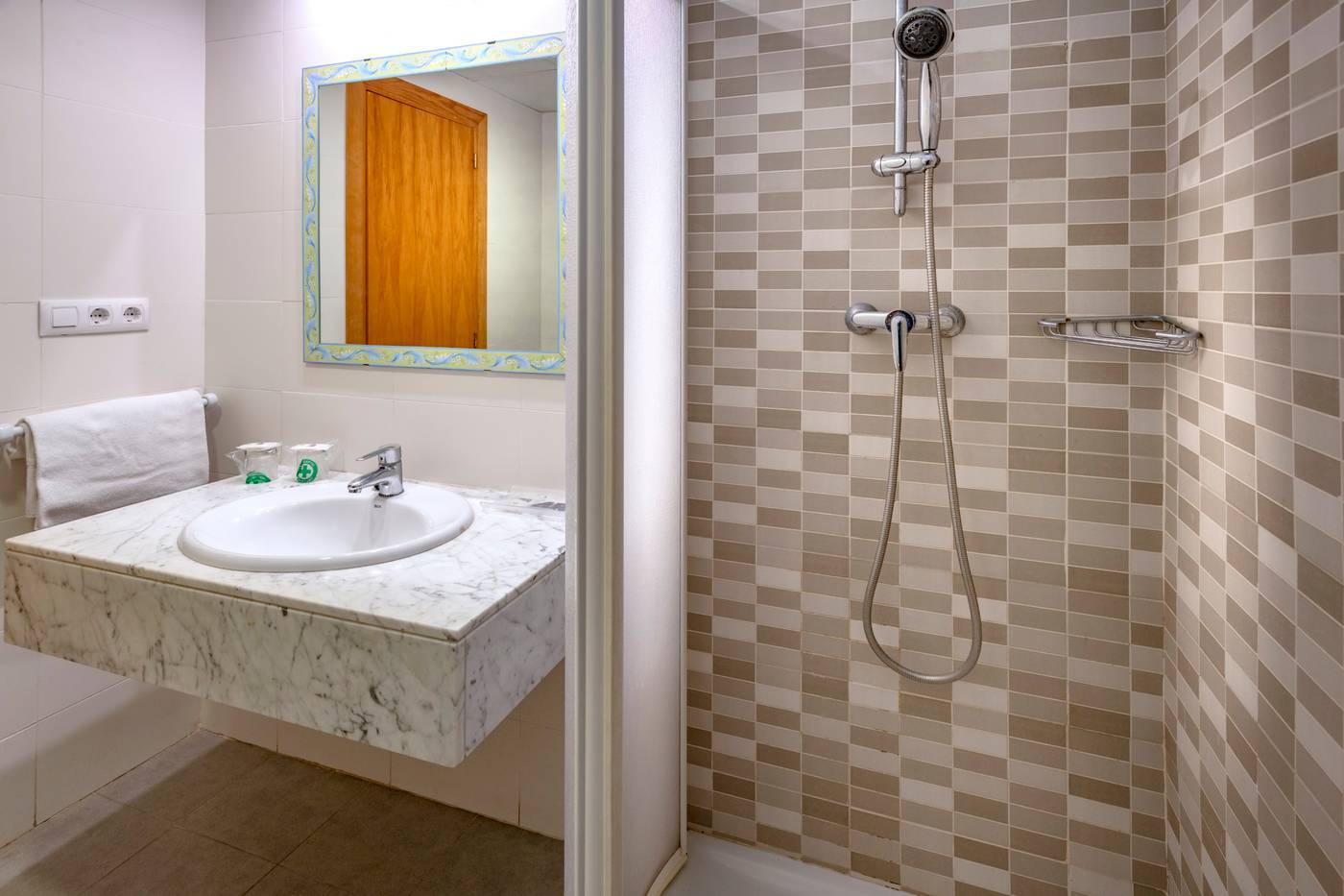 4R-Meridia-Mar-Room-29