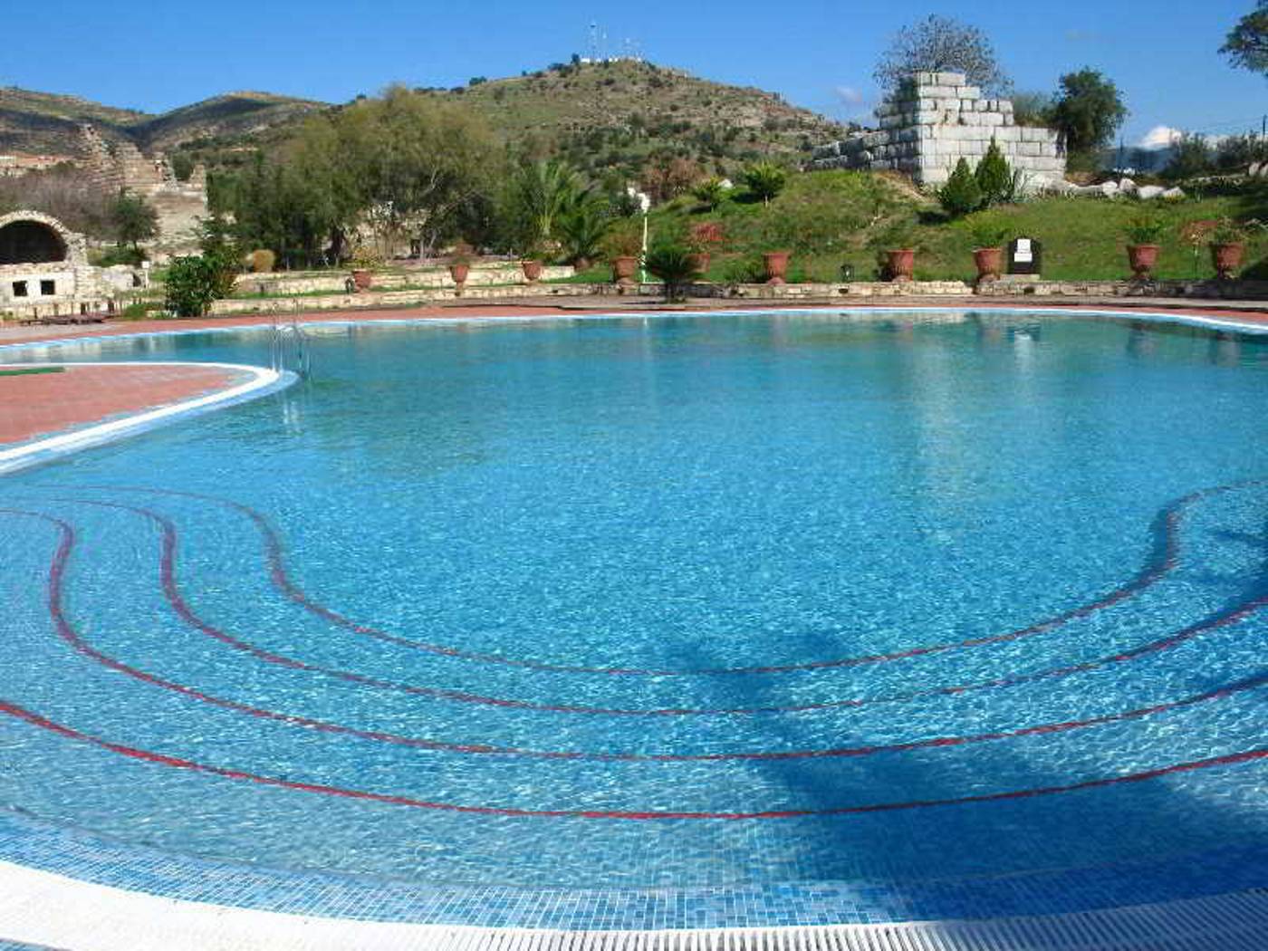 L-Ambiance-Pool-1