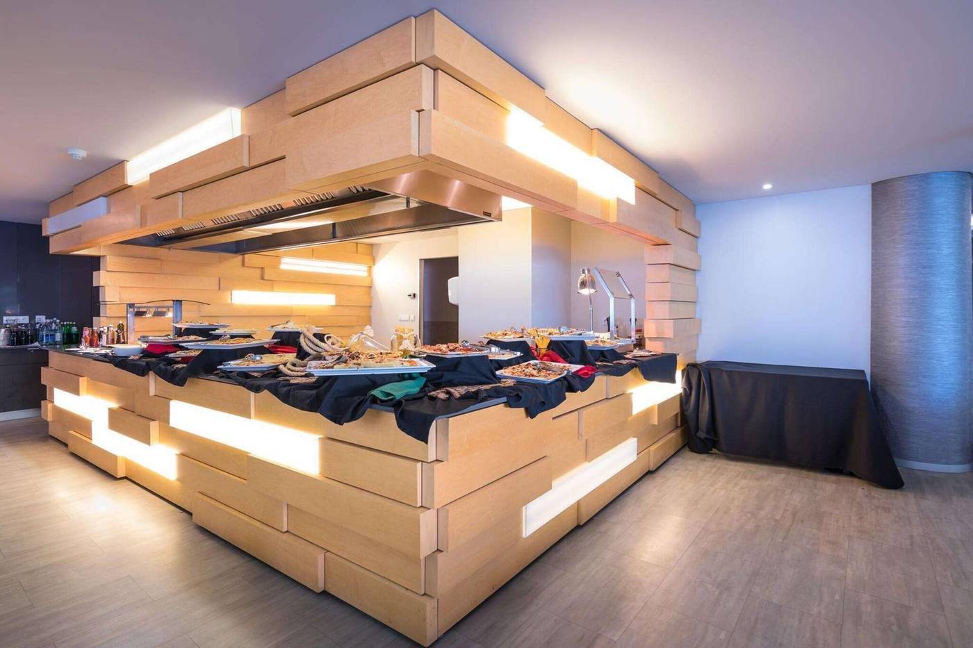 The-Views-Monumental-Restaurant-46