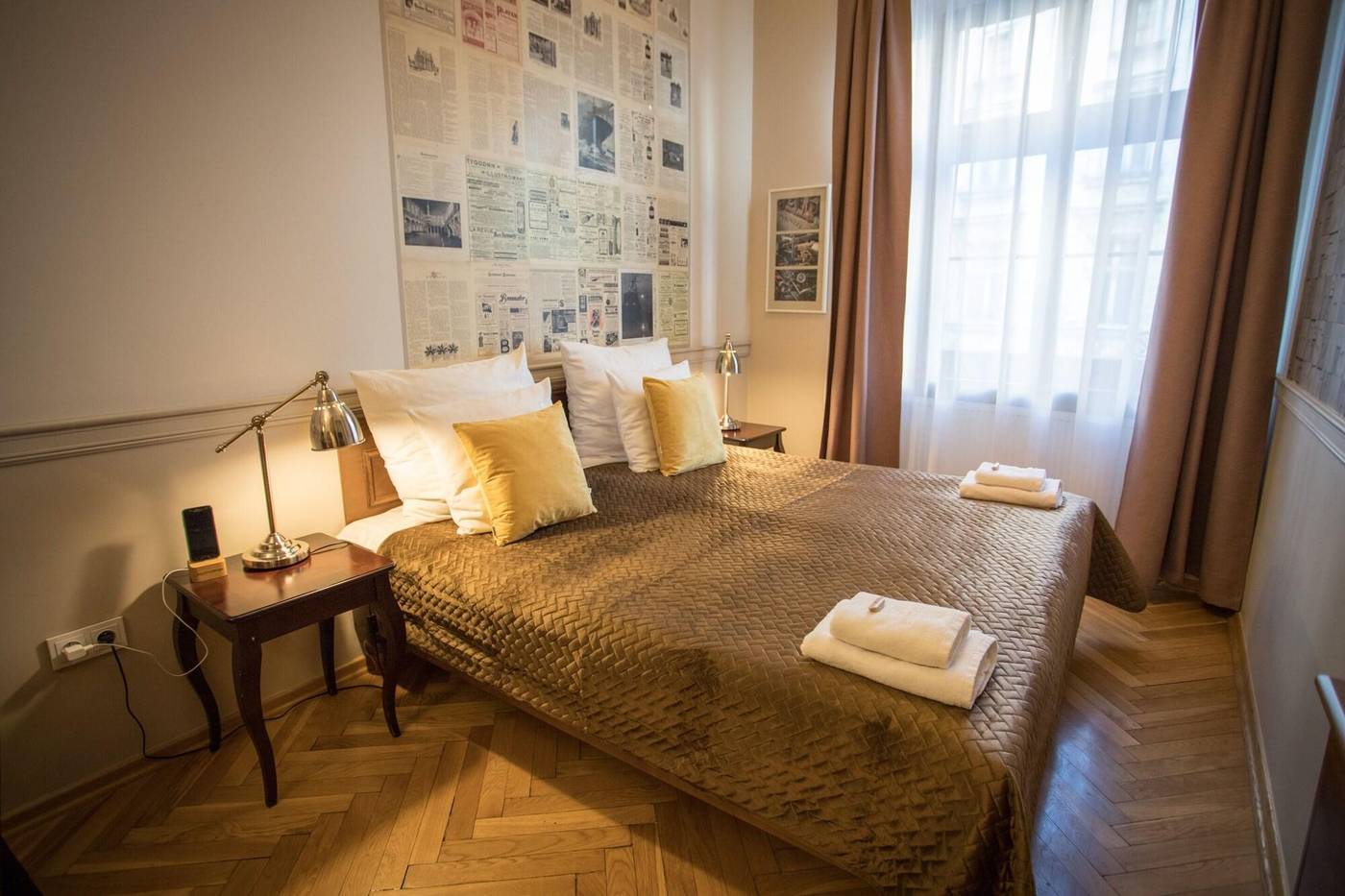 Scharffenberg-Apartments-Main-Square-Room-34