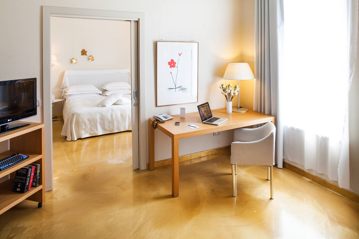 Cosmo-Hotel-Palace-Room-5