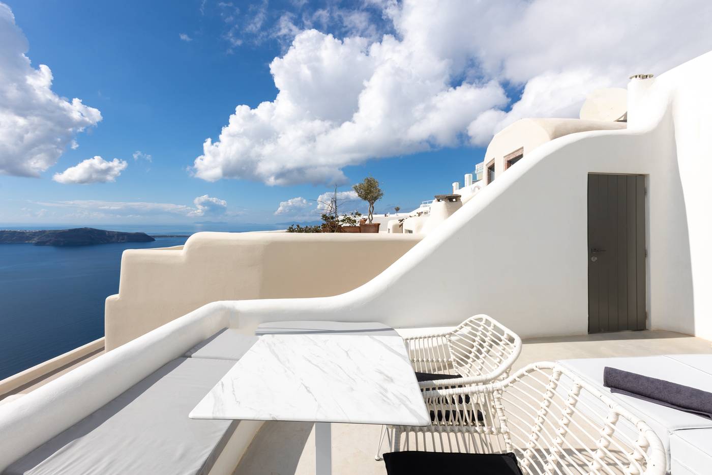 Heaven-s-Edge-Room-57