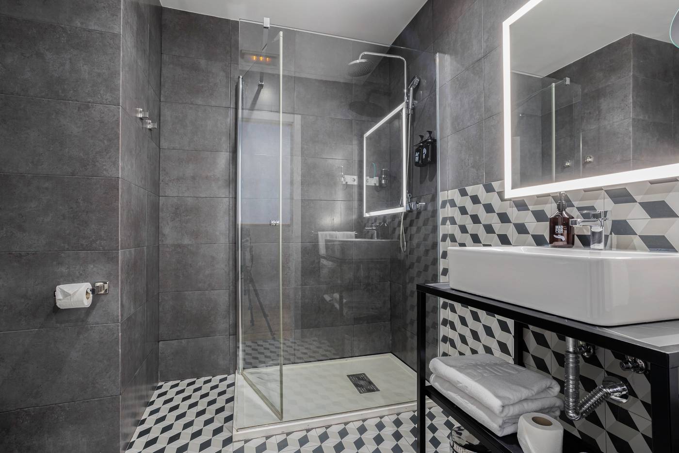 Acta-Madfor-Hotel-Room-40