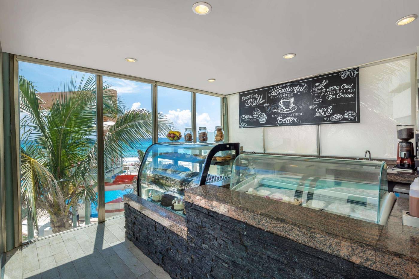 Beach-Palace-Restaurant-30