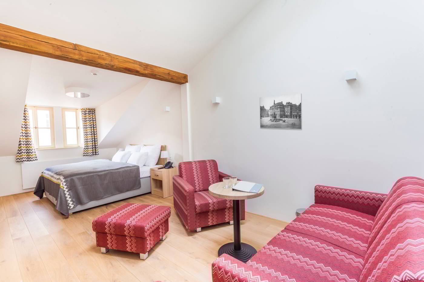 Hotel-at-The-White-Lily-Room-6