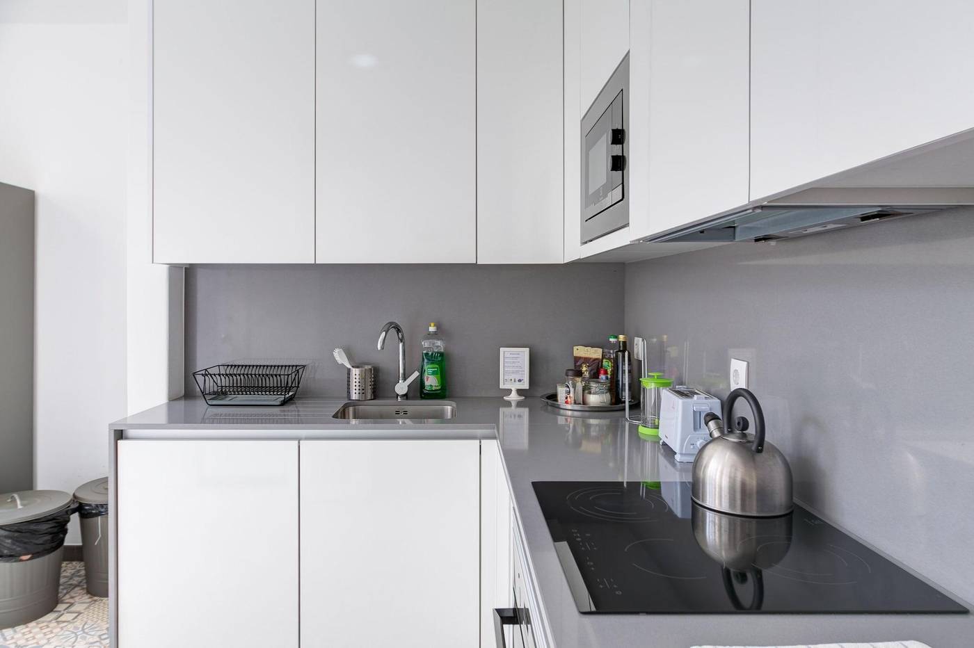 Home-Out-Rooms---Apartments-Room-20