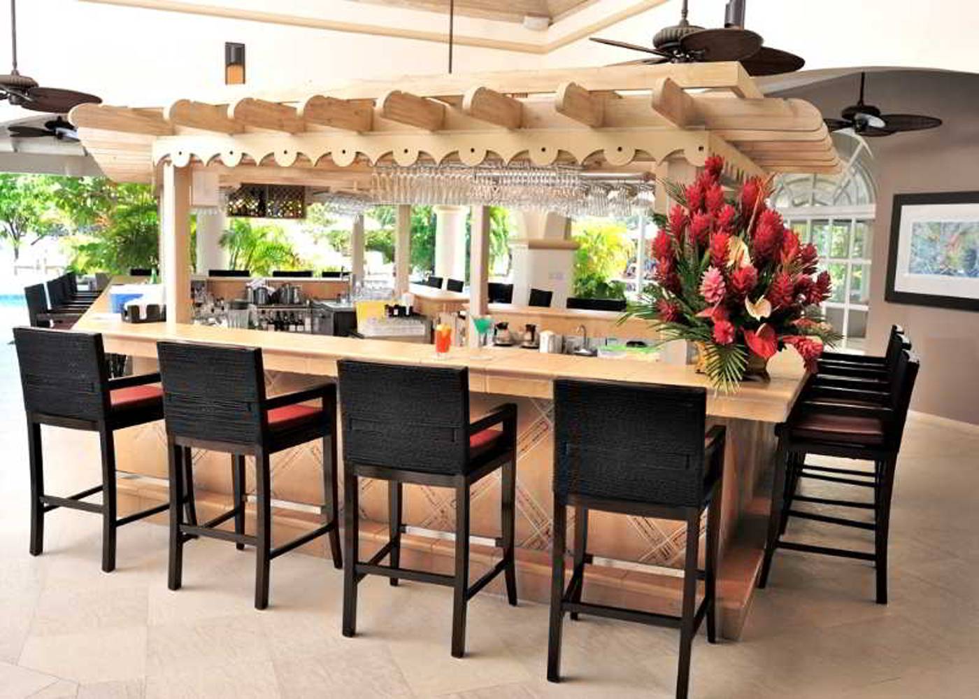 Spice-Island-Beach-Resort-All-Inclusive-Bar-35