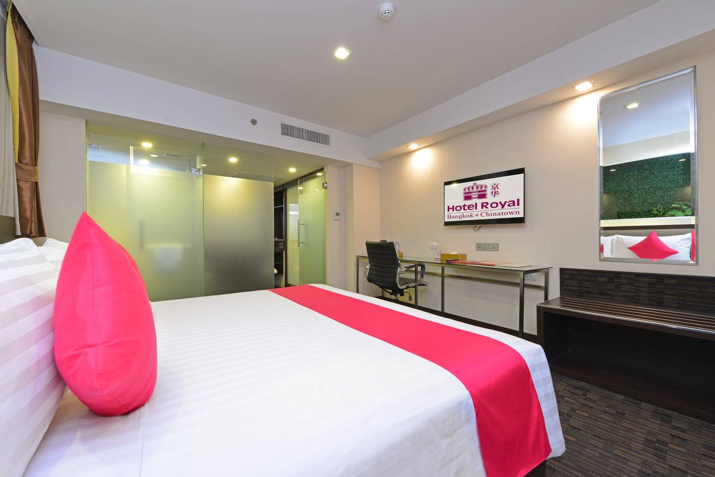 Hotel-Royal-Bangkok---Chinatown-Room-29