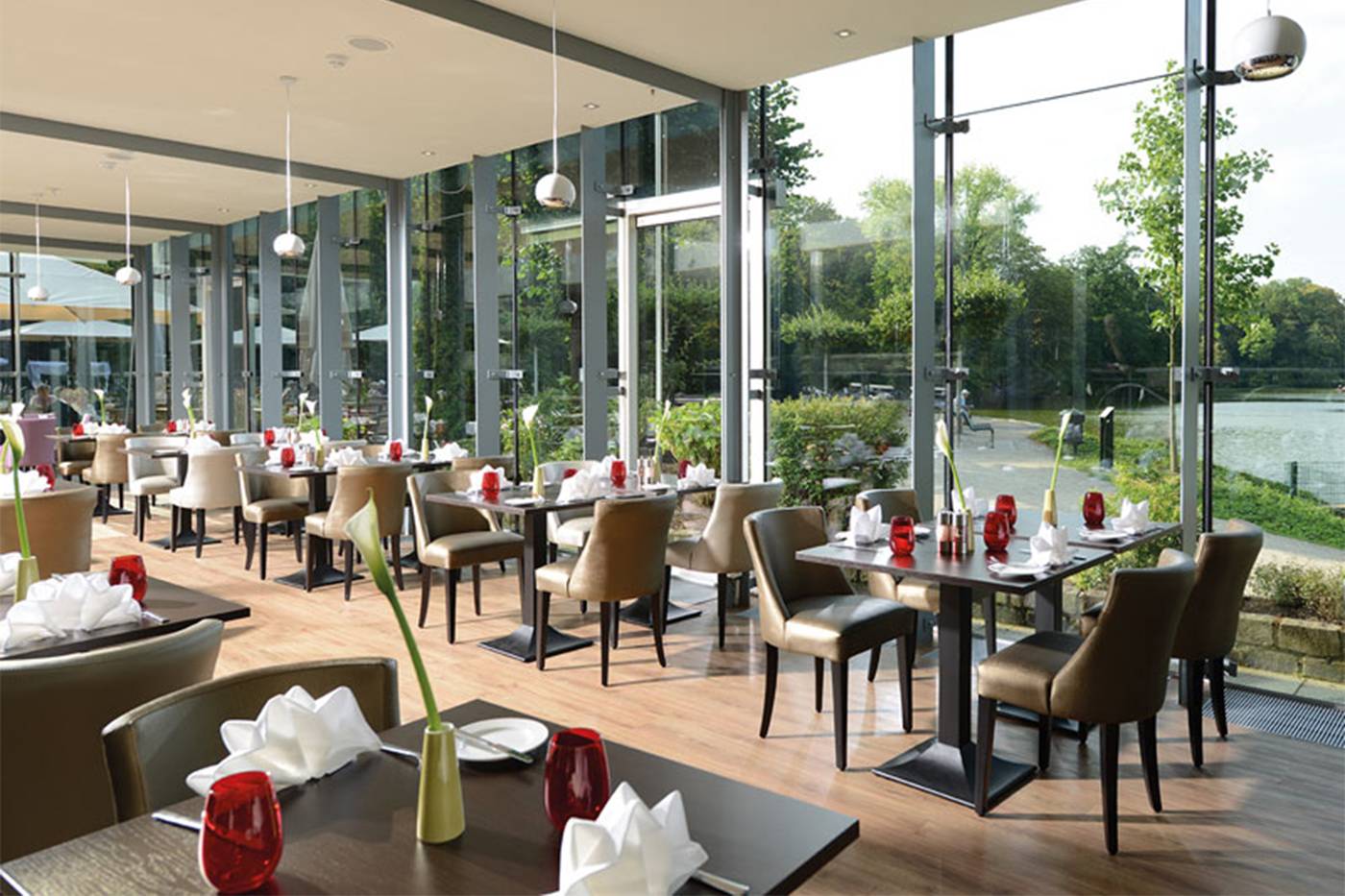 Leonardo-Royal-Hotel-Koeln-Am-Stadtwald-Restaurant-28