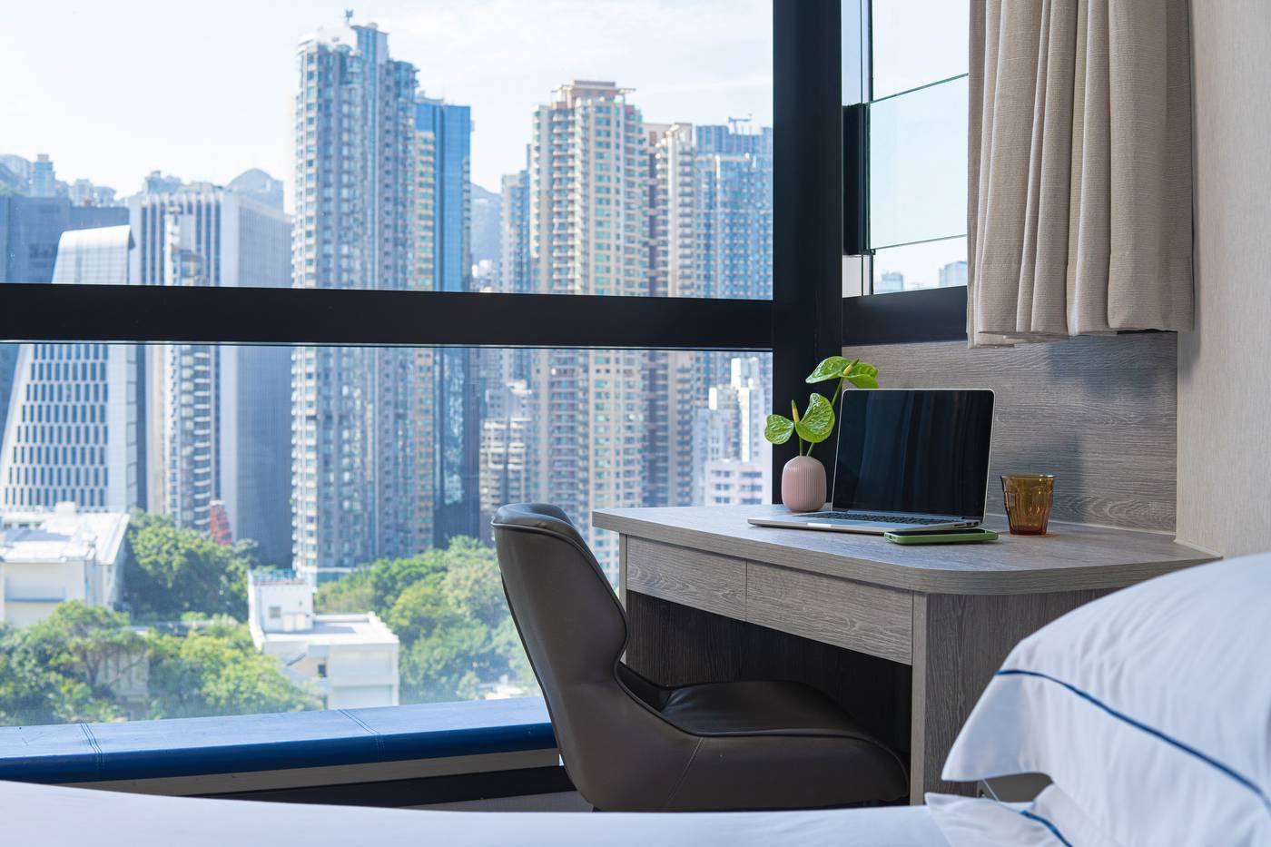 The-Emperor-Hotel-Room-4