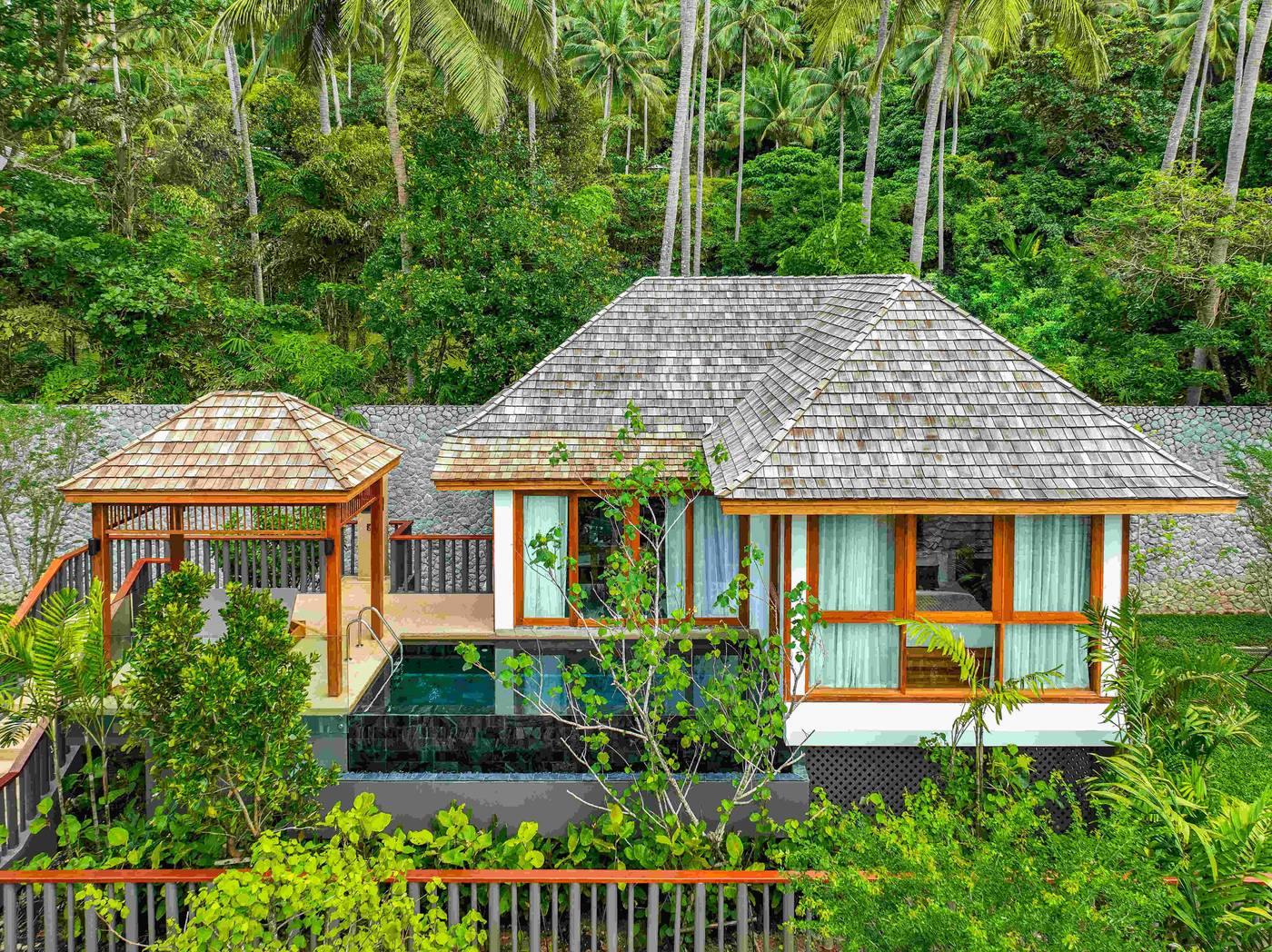 The-Surin-Phuket-Room-17