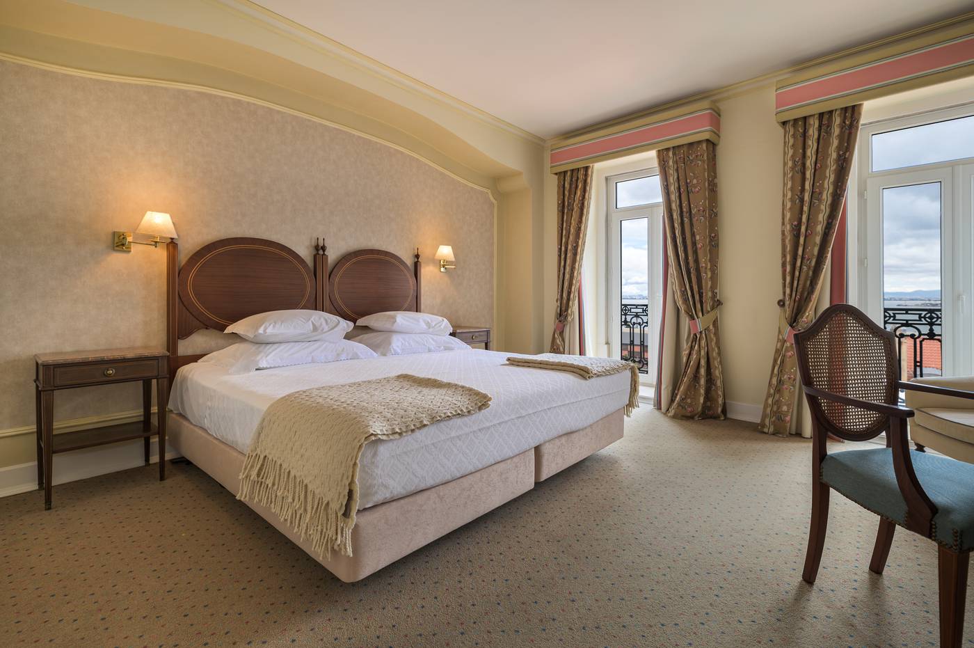 As-Janelas-Verdes-Room-23