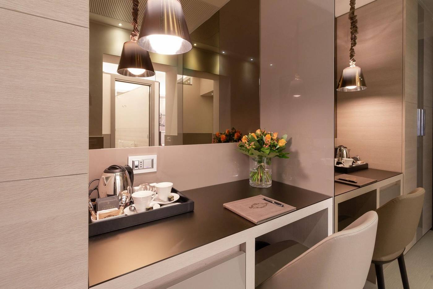 Harry-s-Bar-Trevi-Hotel---Restaurant-Room-40