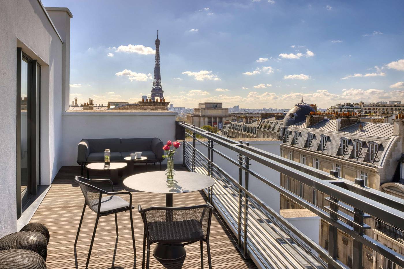 Canopy-By-Hilton-Paris-Eiffel-Tower-Room-48