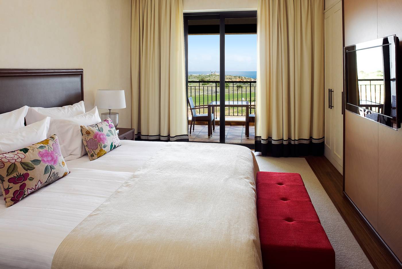 Cascade-Wellness---Lifestyle-Resort-Room-25