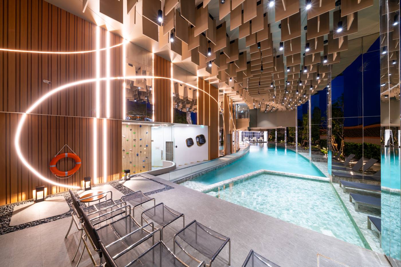 Oakwood-Suites-Tiwanon-Bangkok-Pool-24