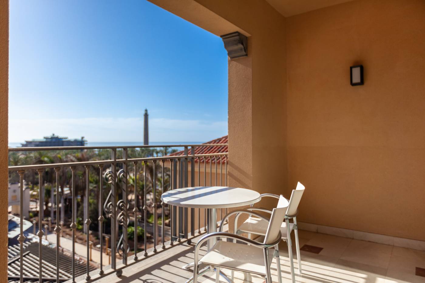 Lopesan-Costa-Meloneras-Resort---Spa-Room-61