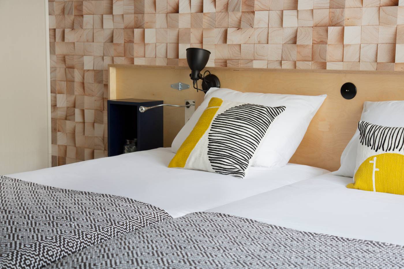 Hotel-Bootcamp-Room-15