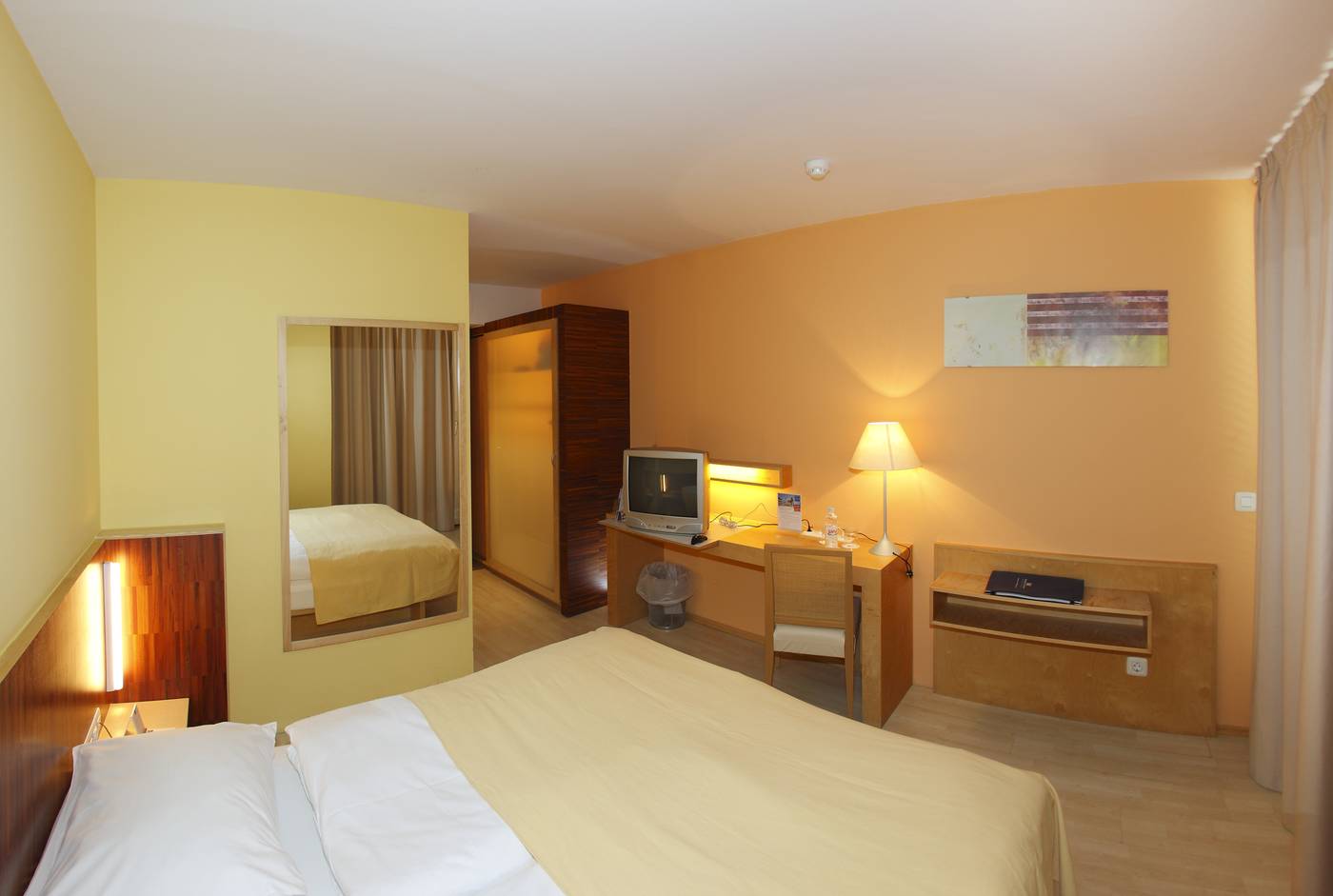 Falkenstener-Funmation-Bork-Room-17