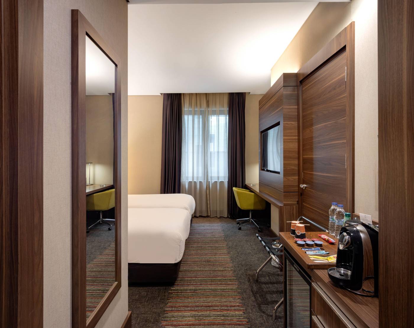 Holiday-Inn-Istanbul-Kadikoy-Room-25