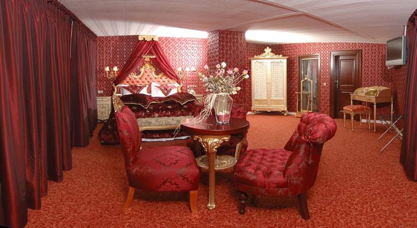 Amisos-Boutique-Hotel-Room-9