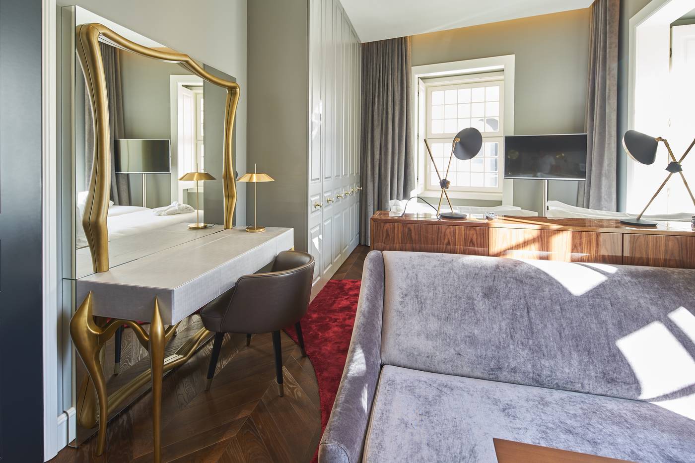 O-Artista-Suites-By-Europe-Room-8