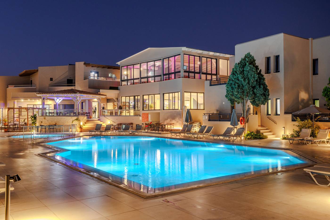 Blue-Aegean-Suites---Apts-Pool-7