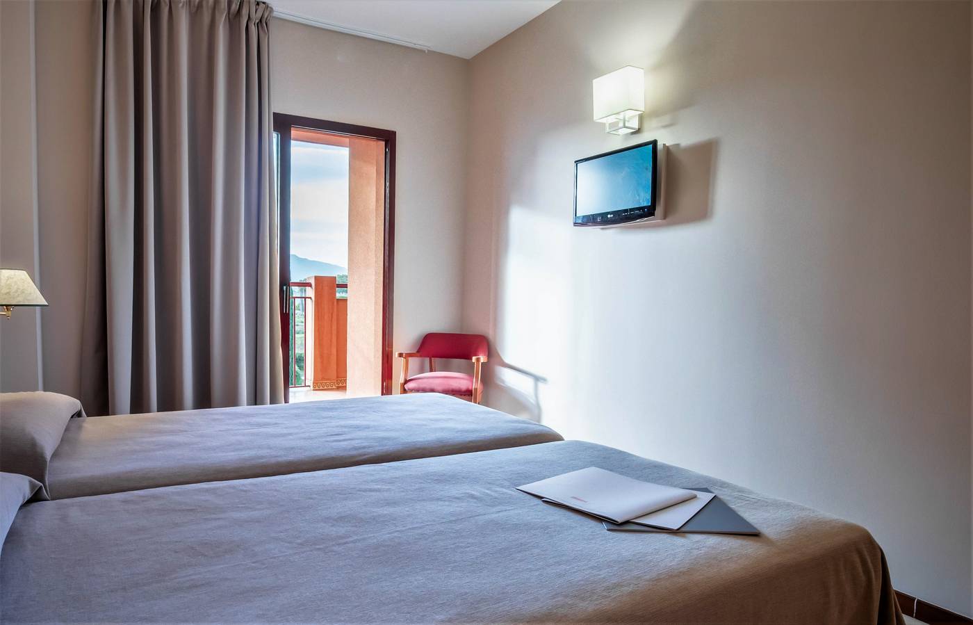 Aparthotel-Ilunion-Miramar-Room-22
