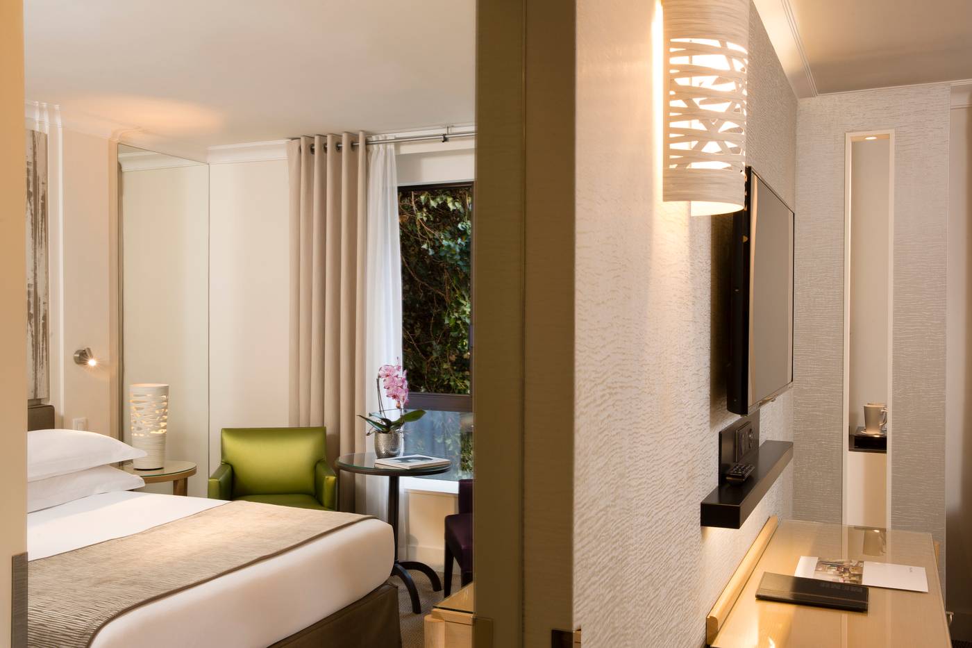 Garden-Elysee-Room-24