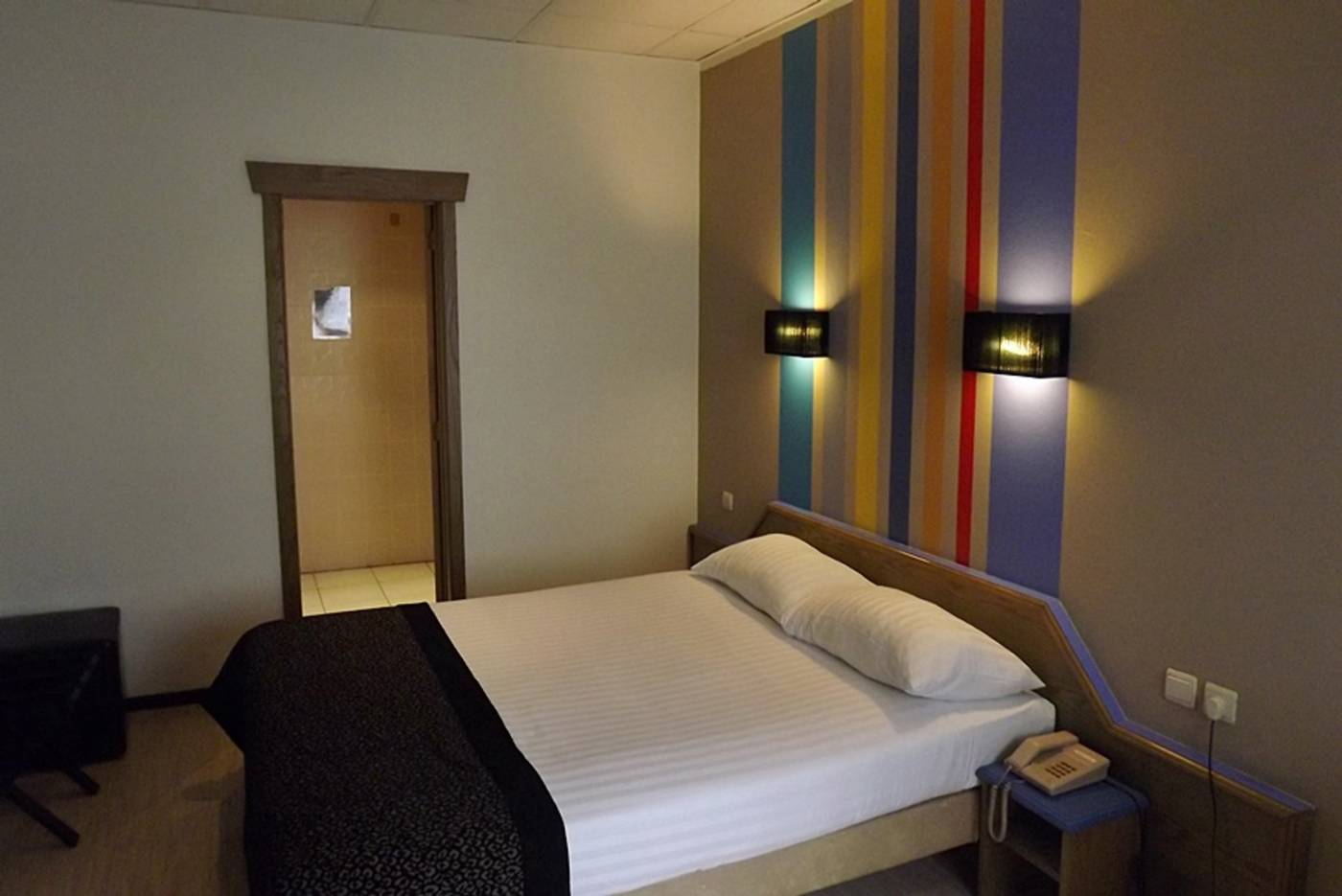 Urban-Yard-Hotel-Room-40