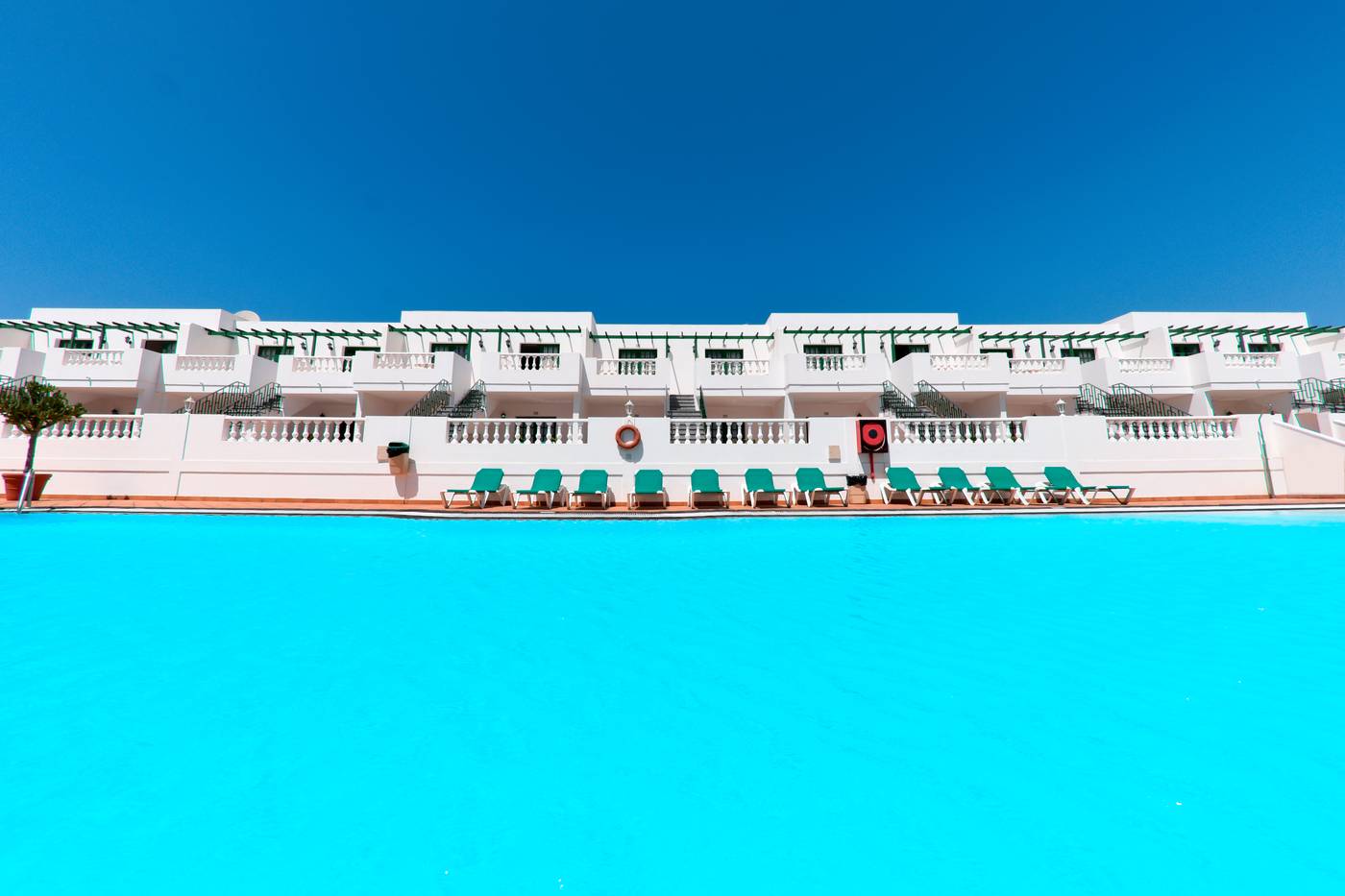 Tisalaya-Apartments-Pool-11