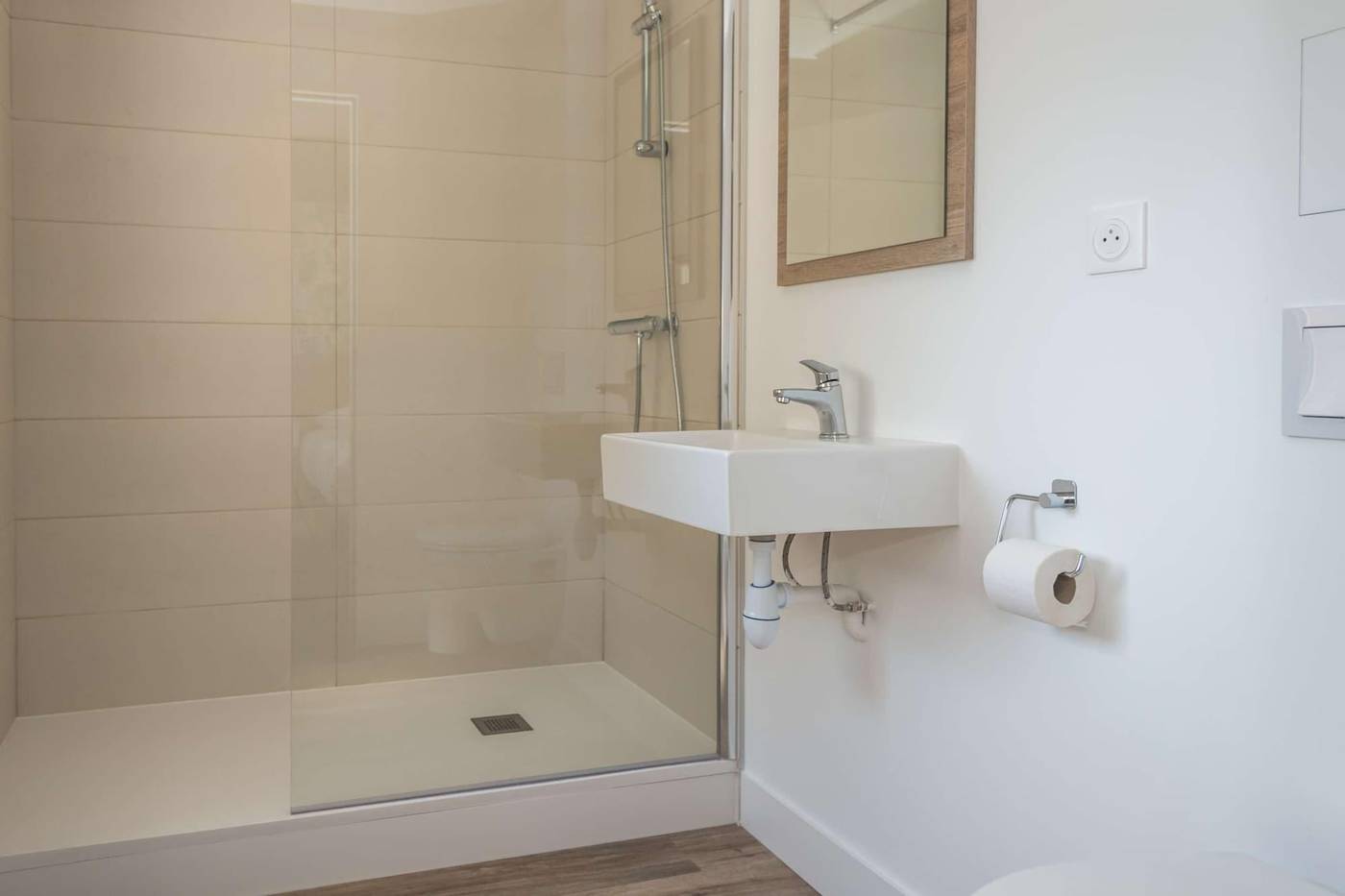 KYRIAD DIRECT TOULON OUEST - La Seyne sur Mer-France-La Seyne-sur-Mer-Room-4