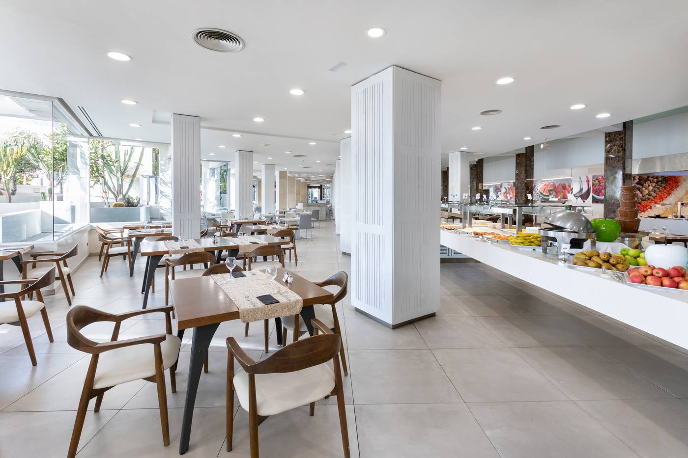 Alexandre-Hotel-Gala-Restaurant-48