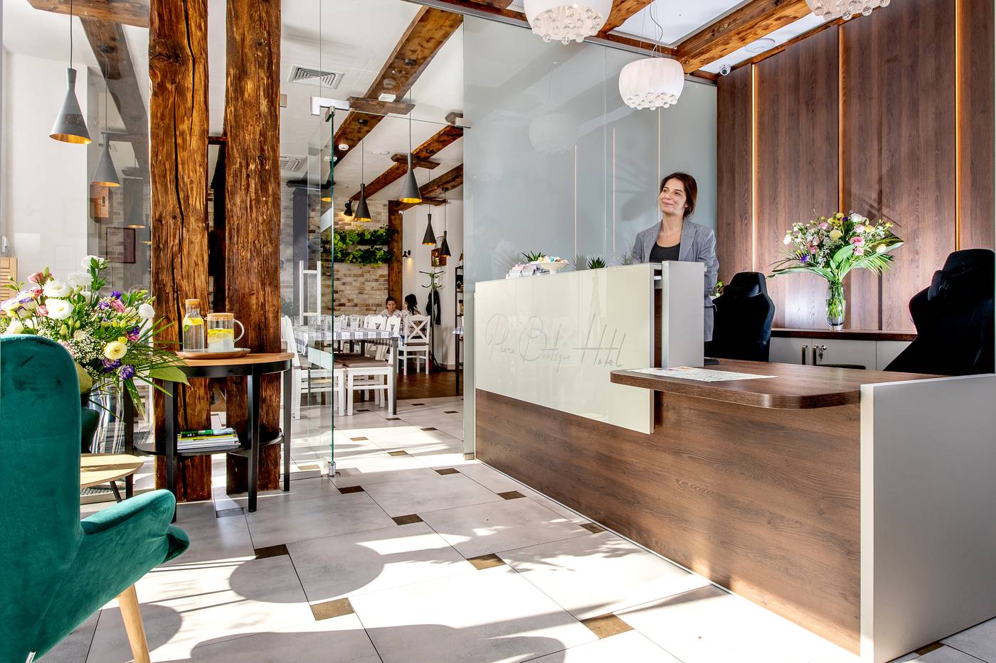 Plaza-Boutique-Hotel-Lobby-6