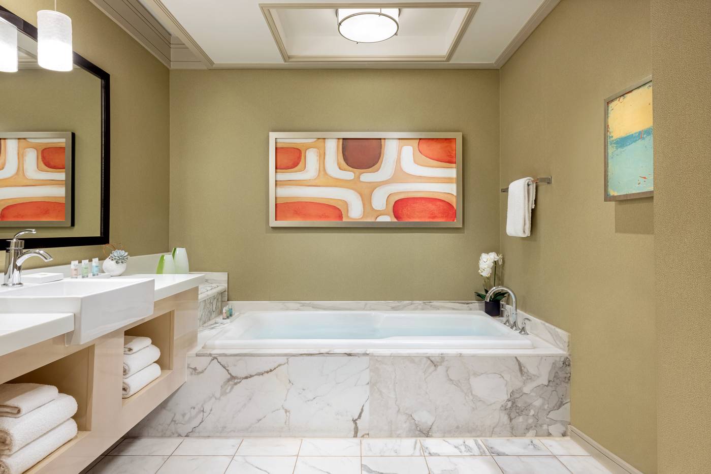 The-Mirage-Resort-and-Casino-Room-25