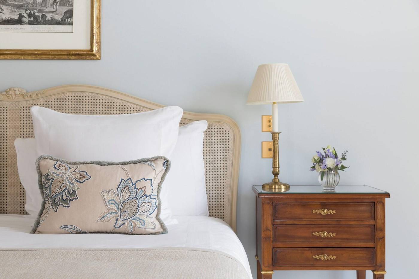 Le-Bristol-Paris-Room-42