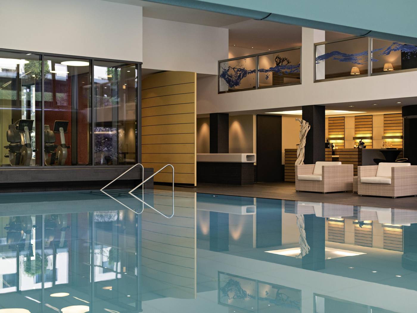 Pullman-Berlin-Schweizerhof-Pool-46