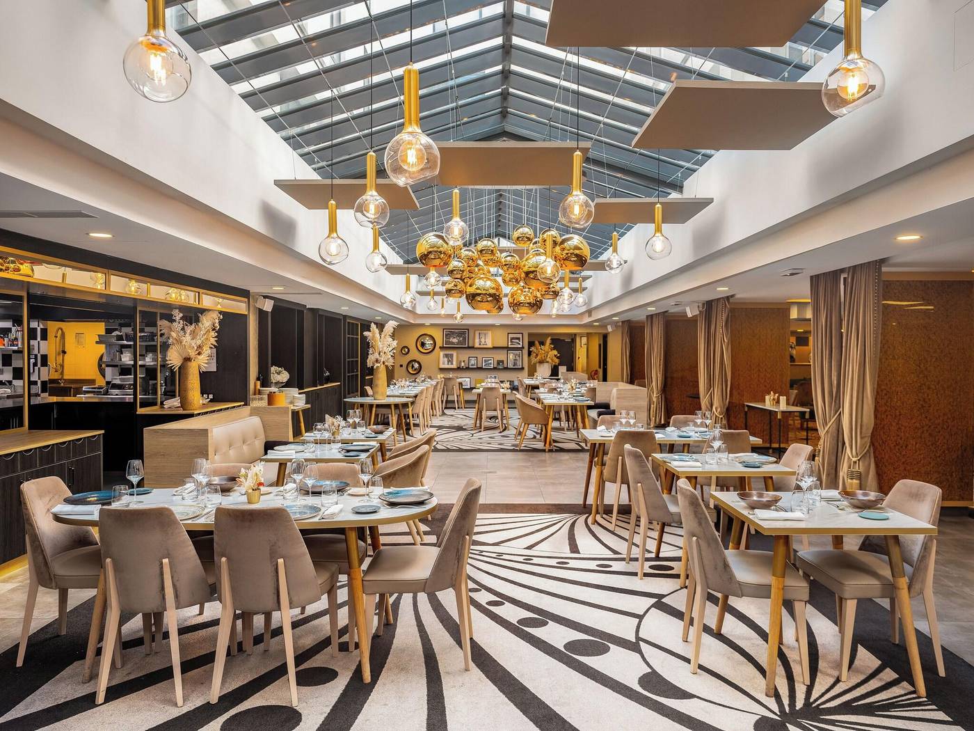 Niepce-Paris-Hotel--Curio-Collection-by-Hilton-Restaurant-28